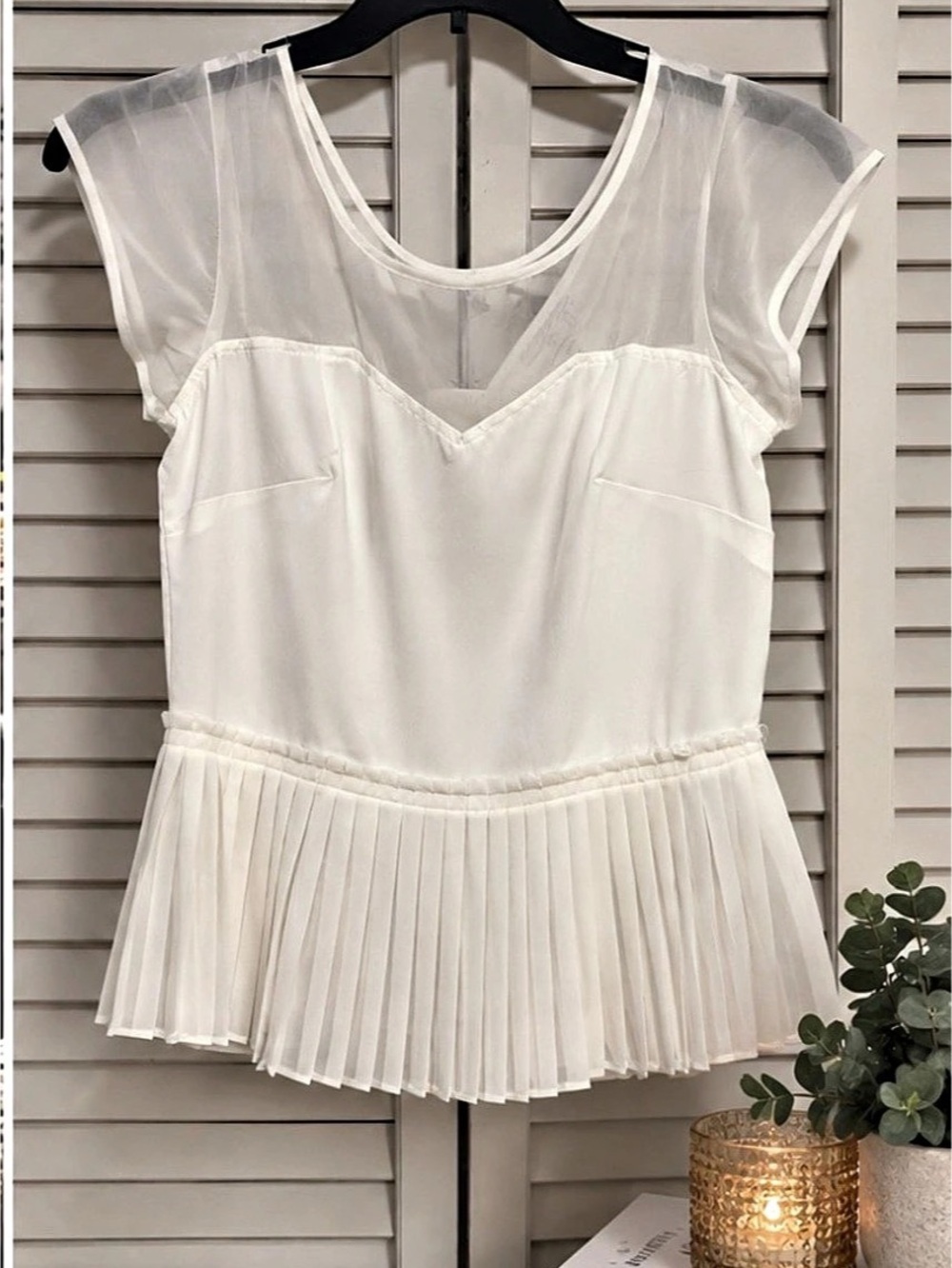 American Eagle White Sheer Illusion Pleated Peplum Blouse Top Women’s M